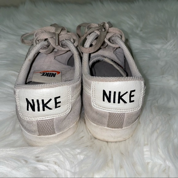 NIKE Women’s Blazer Low SD Sneakers - Picture 3 of 6